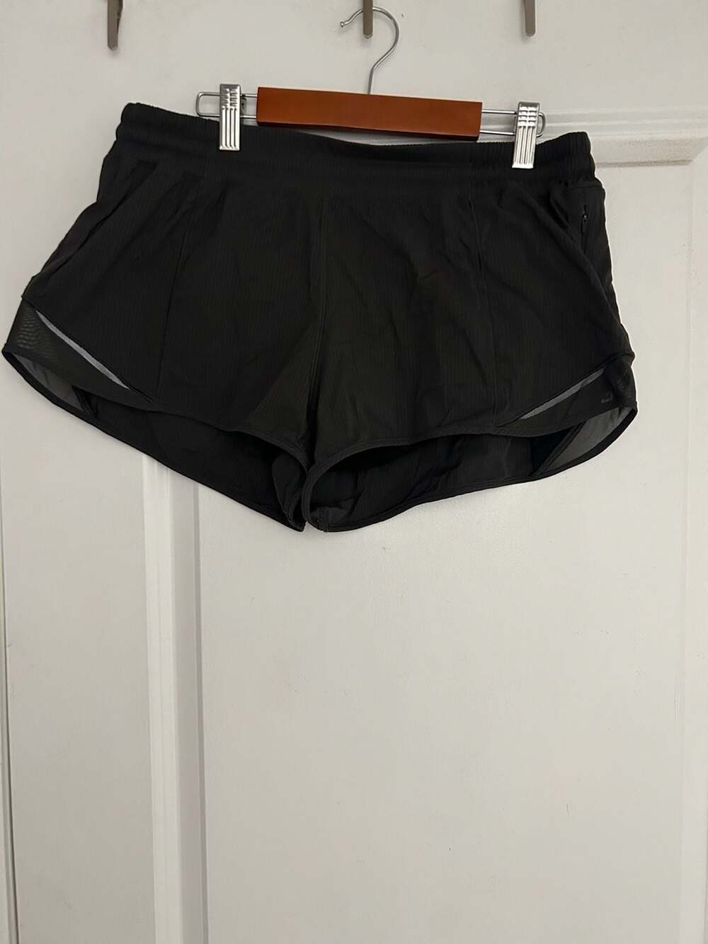 Lululemon Hotty Hot Short II *2.5 Size 10